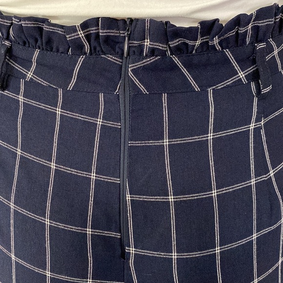 Fashion Nova Navy and white plaid suit set - Picture 6 of 6